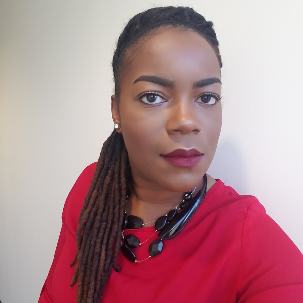 Meet your Posher, Carolyn